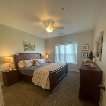 Main Floor 2 Bedroom Condo In Bettendorf Exterior photo