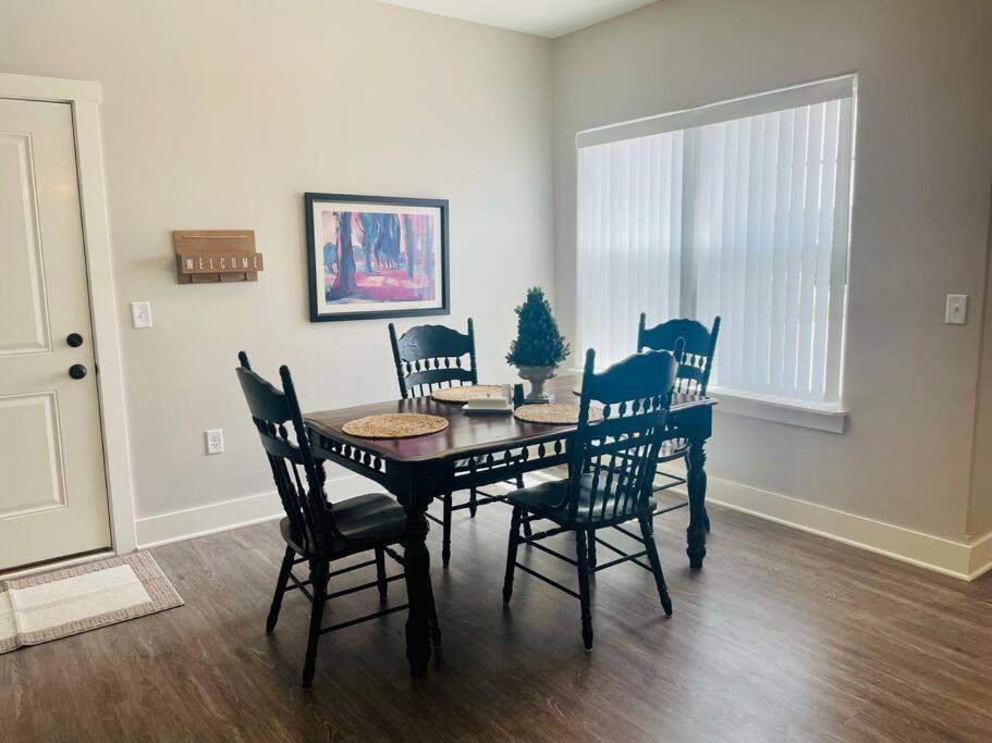Apartment Main Floor 2 Bedroom In Bettendorf